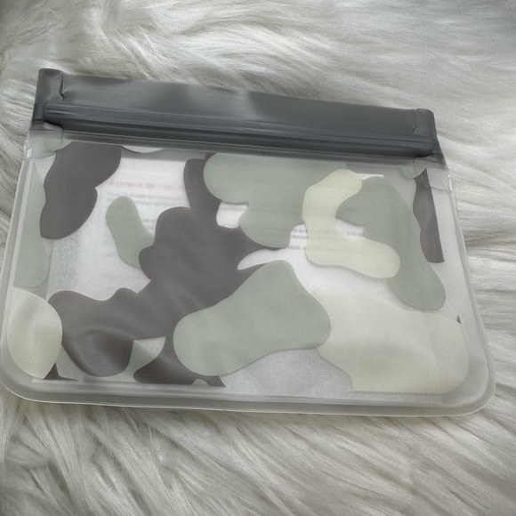Thirty-one camouflage Zipper Pouch - Picture 1 of 6